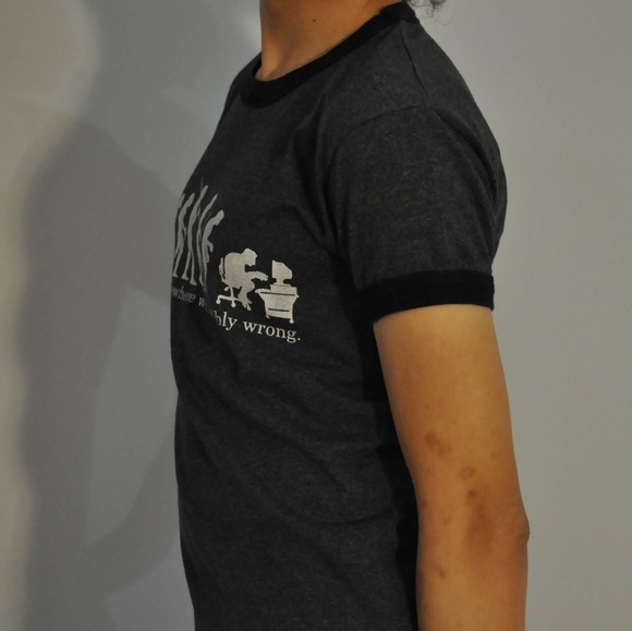 ☆ Graphic Tee ☆ - Picture 3 of 8